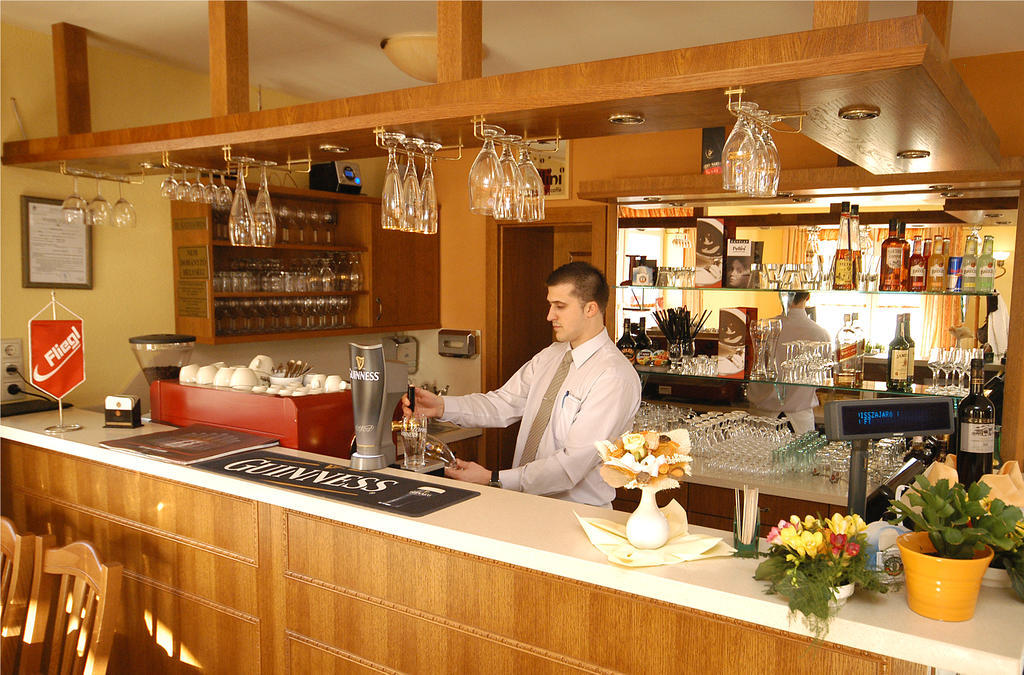 Hotel Bavaria Abda Εξωτερικό φωτογραφία