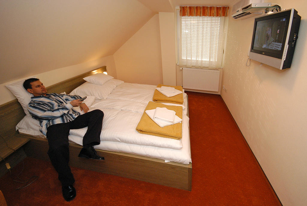 Hotel Bavaria Abda Δωμάτιο φωτογραφία