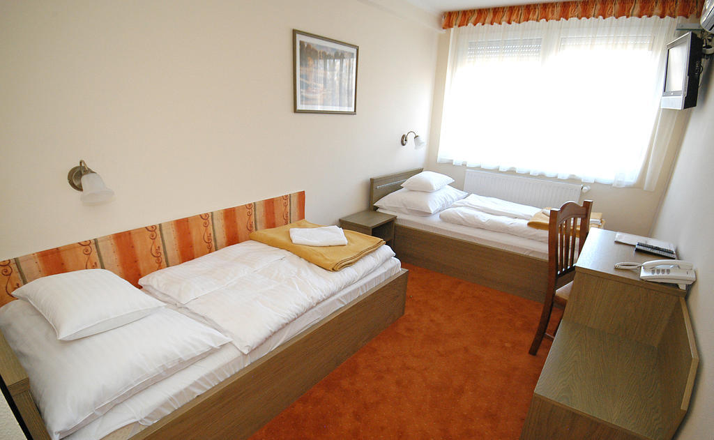 Hotel Bavaria Abda Δωμάτιο φωτογραφία